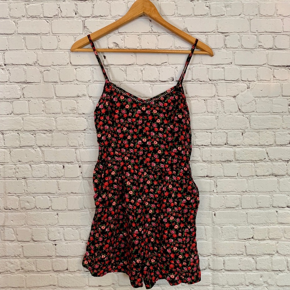 NEW🖤 floral xhiliration romper